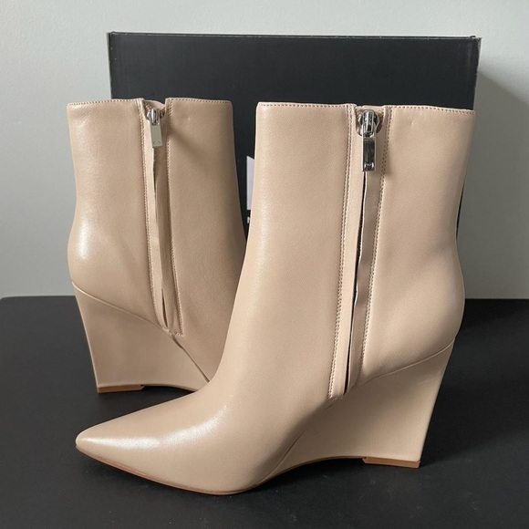 Nib Marc Fisher Dayna Taupe Leather Pointed Toe Wedge Boots - Picture 11 of 12
